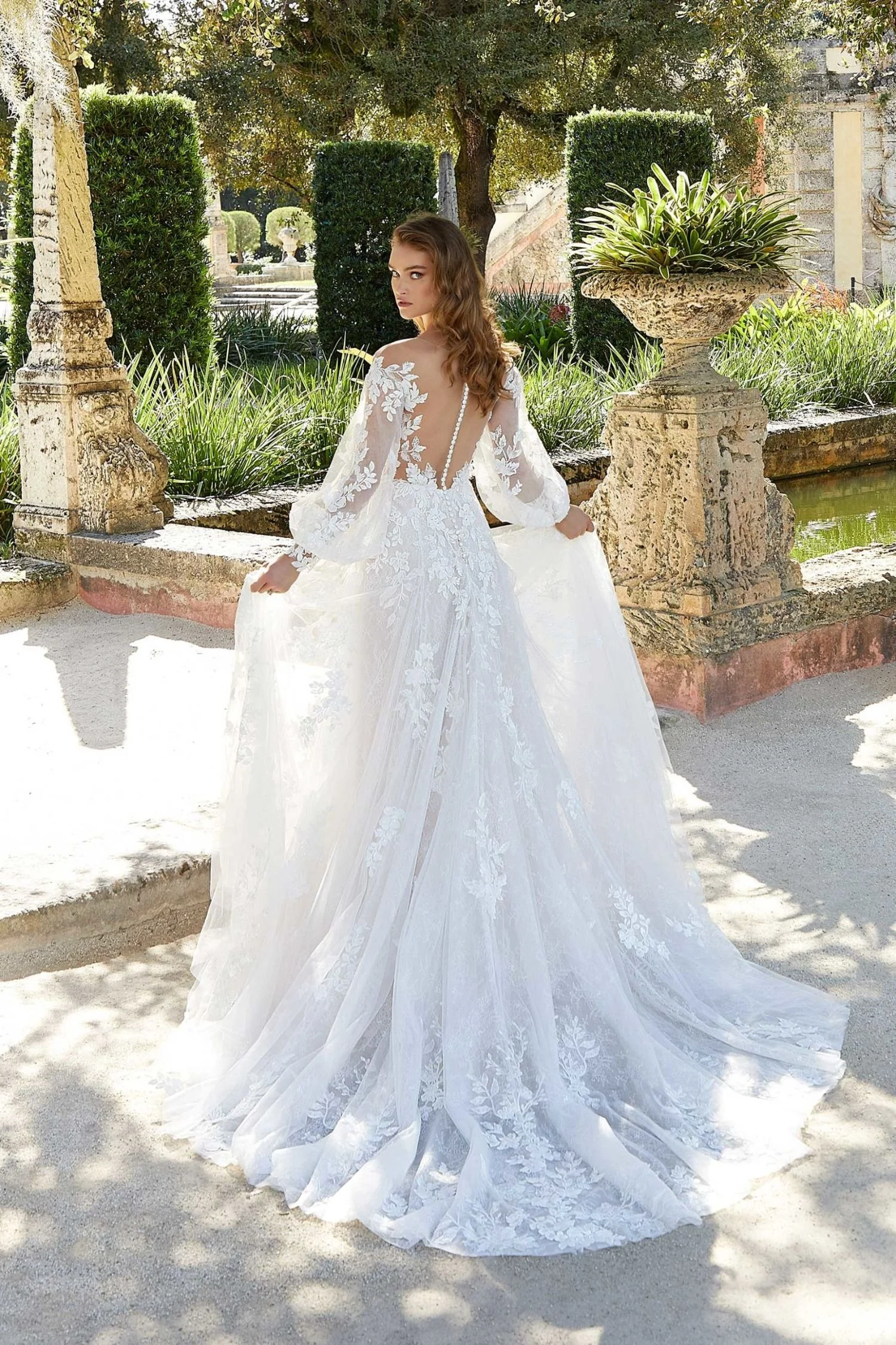 スーツ・フォーマル・ドレス CLANE vintage flower satino Mori Lee Fleur Wedding Dress for sale in Sacramento | Designer